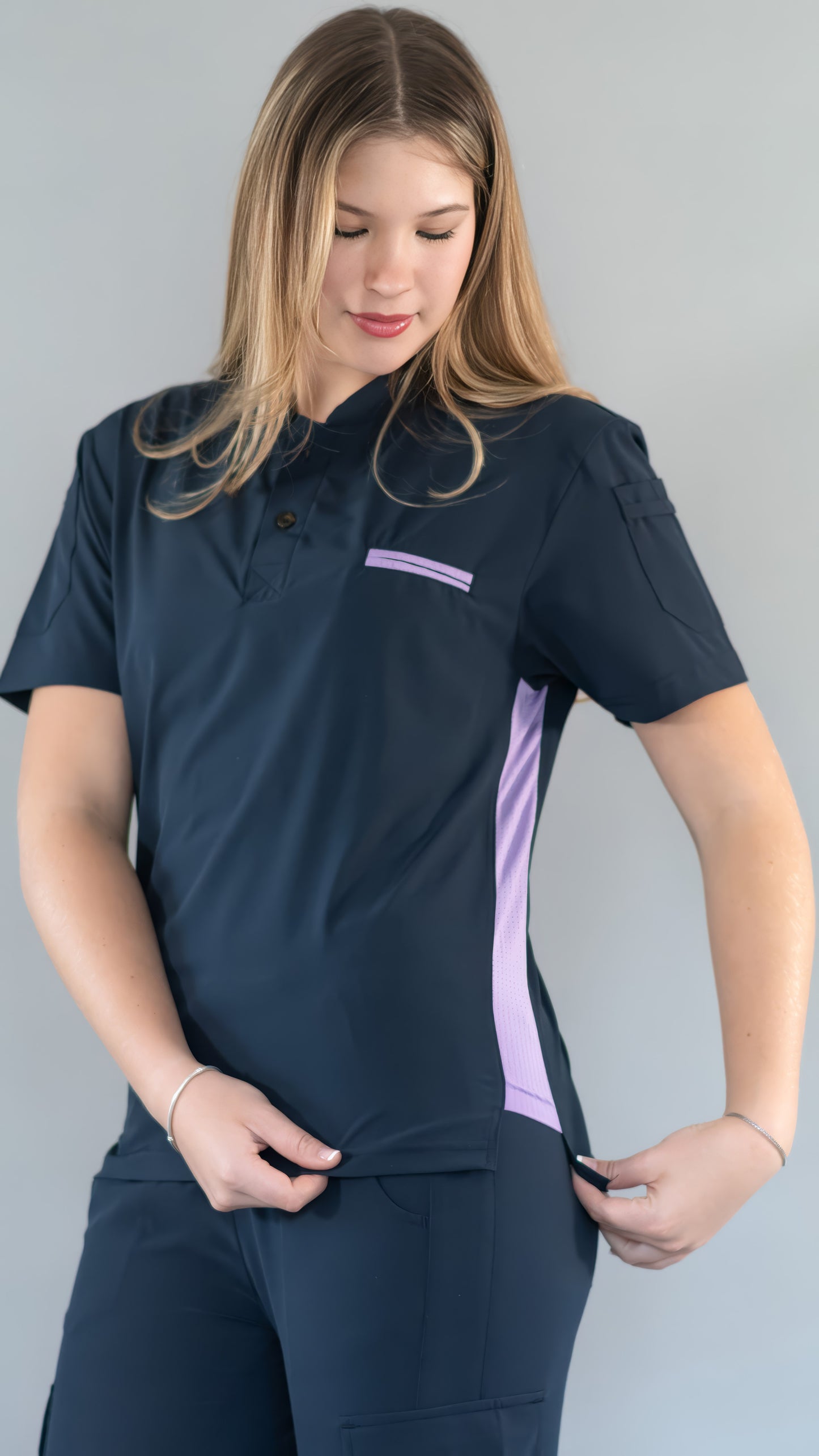 Unisex Relaxed Top 520 Navy/Lilac Scrubs 520