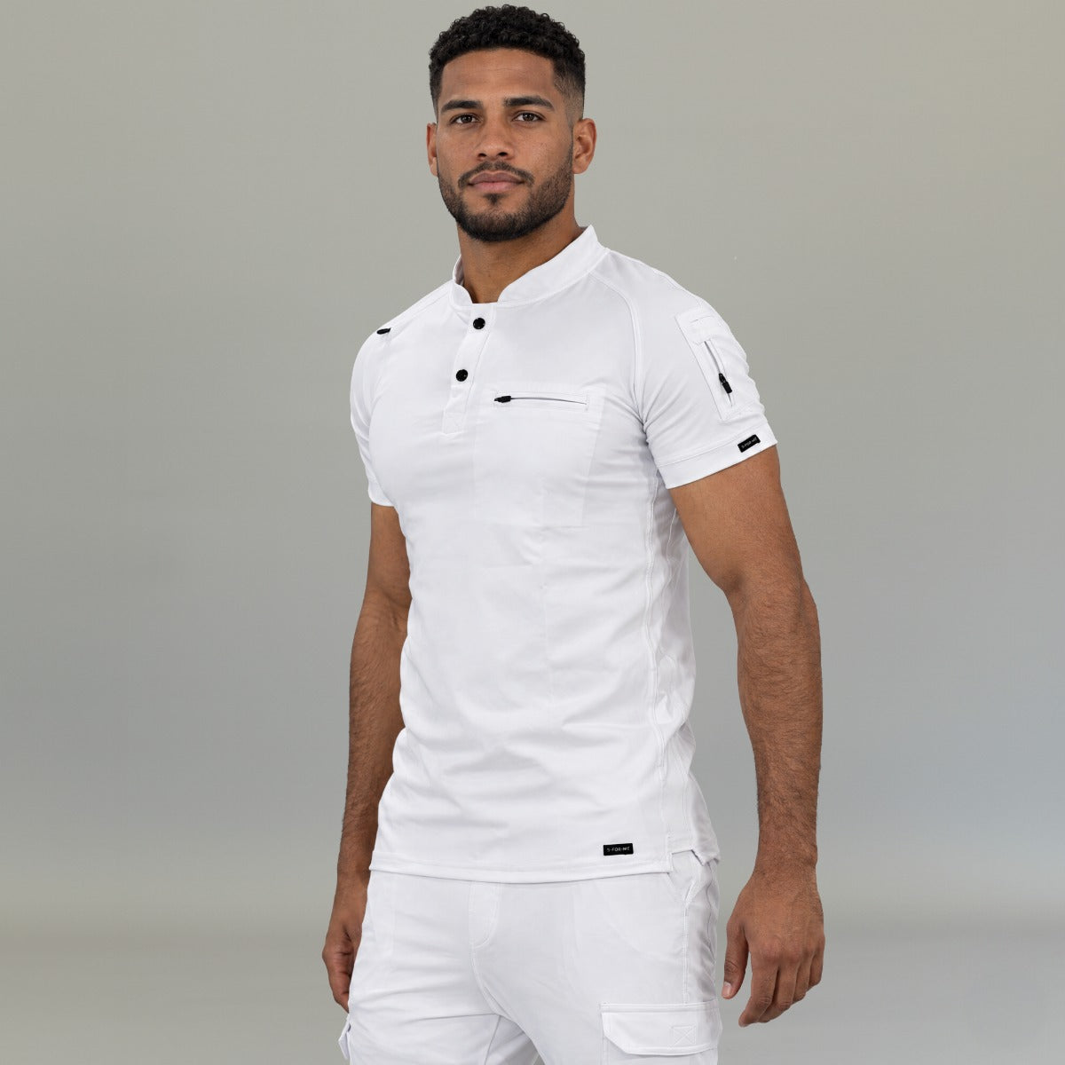 Men’s 901 white super stretch scrub top front view by S-FORME