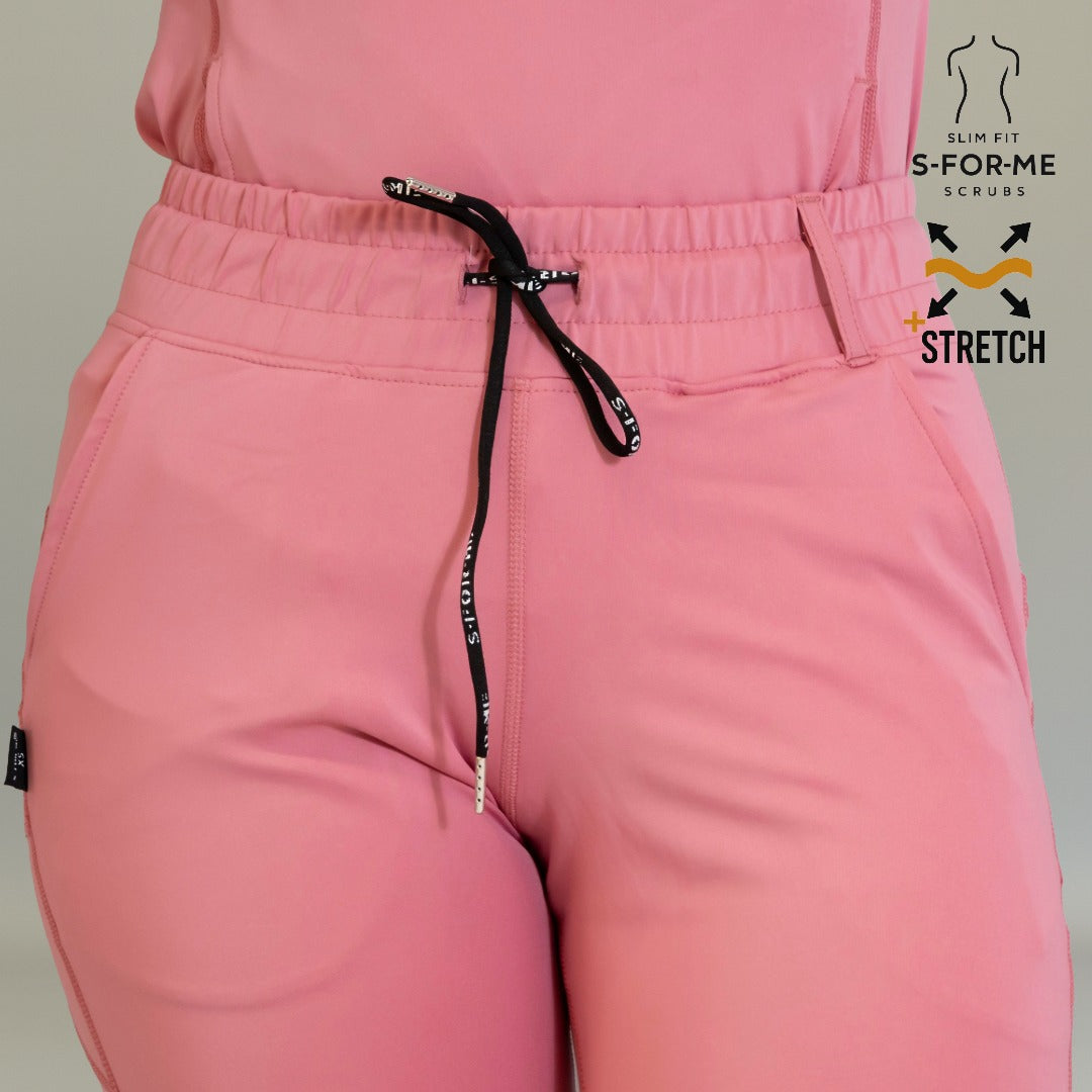 Adjustable waistband on women’s 915 rosewood Super Stretch scrub pants